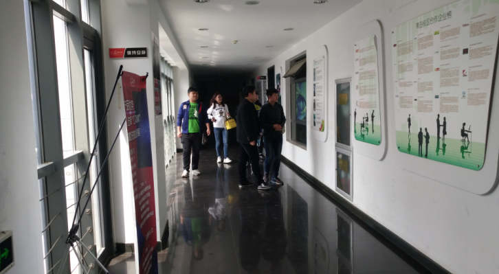 烟台一职专与青岛汇众教育共同开展了参观国际动漫游戏产业园的活动