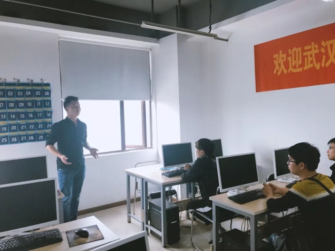 武汉飞戈数码科技有限公司主程来到汇众教育武汉光谷游戏软件校区进行现场招聘.jpg